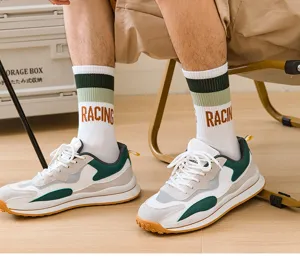 Comfortable men's mid-tube sports socks for casual wear, breathable cotton for running and daily use.