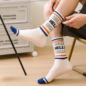 Chaussettes de sport mi-hautes homme été en coton bloc de couleur et lettrage tendance.