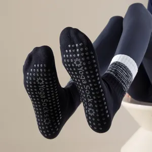 Calzini da yoga antiscivolo da donna, calze in cotone professionali per pilates.