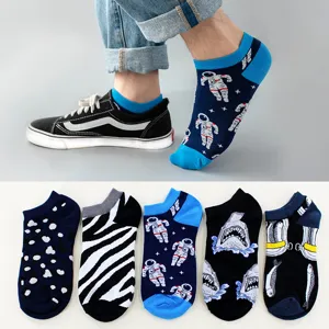 Fashion cotton boat socks for men and women, featuring cute astronaut and animal patterns.