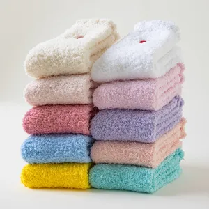 Chaussettes douillettes en polaire de corail épaissies pour femmes chaudes douces