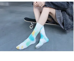 Chaussettes tie and dye tendance pour homme et femme, chaussettes de sport streetwear stylées.