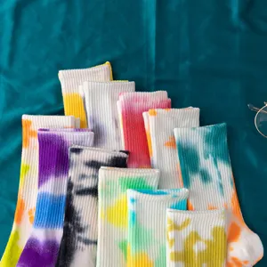 Chaussettes montantes colorées tie-dye pour hommes et femmes, style urbain mode décontractée.