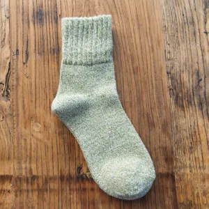 Calzini da donna in lana verde, calde calze invernali spesse con comodo risvolto in maglia.