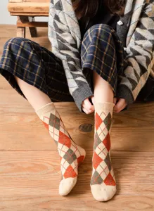 Dicke Wolle Argyle Wadenstrümpfe, vintage britische College-Stil Damen Retro Socken.
