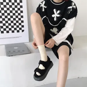 Vue détaillée des chaussettes à revers pour femmes, bas décontractés unicolores de saison.