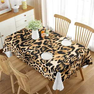 Tovaglia rettangolare impermeabile con fantasia leopardata per decorazione tavola casa.