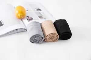 Vista detallada medias talle alto micro presion primavera otono leggings calientes.