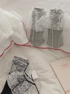 Détail chaussettes Lolita dentelle volants, nœud mignon, chaussettes coton douces pour femmes.