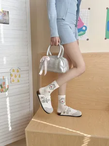 Cute Japanese style women mid-tube socks with lovely cartoon bear embroidery, soft and breathable.