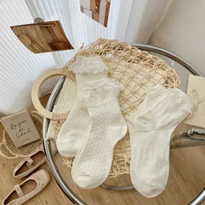 Süße Lolita weiße Spitzen Rüschen Wadenstrümpfe für Damen, japanischer College Stil Socken.