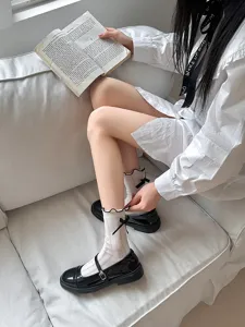 Spring summer thin white ruffle bow socks, cute Lolita style vertical stripe women socks.