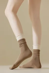 Women color block mid-calf socks casual ribbed cotton socks stylish daily wear detail view.