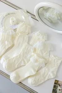 Chaussettes Lolita blanches en dentelle pour femmes, jolies bas d'été style japonais JK.