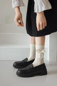 Chaussettes mi-hautes blanches Lolita japonaises avec nœud en satin et perle pour femme JK.