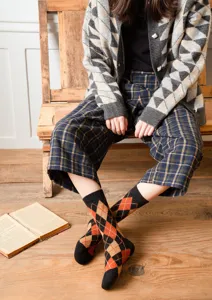 Detailansicht von Damen Vintage Argyle Wollsocken, gemütliche verdickte Winter Socken Strick.