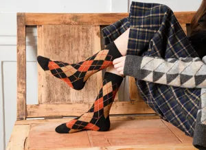 Damen Wolle Argyle Mittelsocken dicke warme Retro britische College Stil Wintersocken