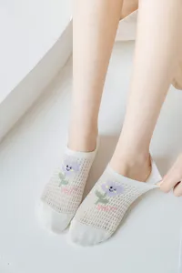 Cute summer mesh boat socks for women, breathable cotton low-cut anti-slip casual socks.