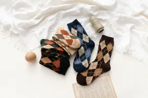 Damen Woll Argyle Socken, dicke Winter Socken, retro britischer College Stil gestrickte Strümpfe.