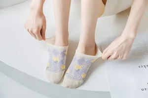 Cute mesh floral boat socks for women, breathable summer short socks with Japanese style.
