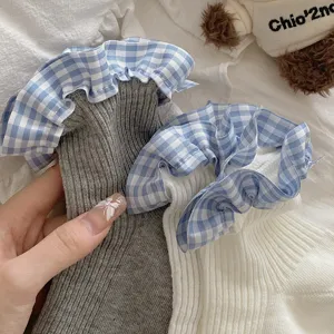 Femmes mignonnes chaussettes courtes à volants à carreaux bleus en coton tricoté printemps