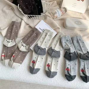 Chaussettes vintage chat en laine pour femmes, chaussettes mi-hautes à pois chaudes d'hiver.