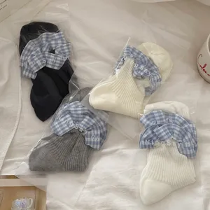 Femmes mignonnes chaussettes à volants à carreaux bleus tube court printemps été respirantes