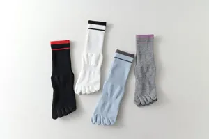 Comfortable five toe socks for women, breathable split toe athletic crew socks with striped cuff.