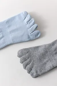 Comfortable five toe socks cotton breathable split toe socks casual sports socks for women