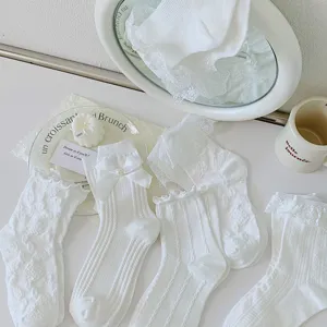 Chaussettes mi-mollet Lolita blanches en dentelle douce style japonais mignon pour femme