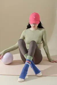 Professionelle rutschfeste Yogasocken für Damen, mittelhohe Baumwoll-Fitness- und Sportsocken.