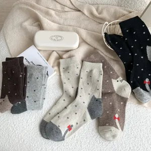 Chaussettes en laine pour femmes motif chat et pois, style rétro chaud et épais pour l'hiver.