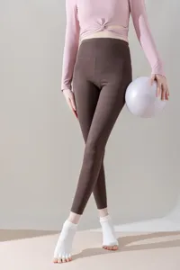 Women's open-toe five-finger yoga socks, non-slip pilates and fitness socks for indoor sports.