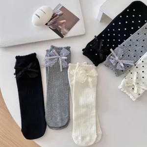 Details of sweet bow lace socks, cute polka dot mid-tube socks, autumn and winter JK style.