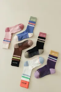 Detailansicht rutschfeste Damen Yoga Socken Baumwolle mit Noppen für Fitness Sport.