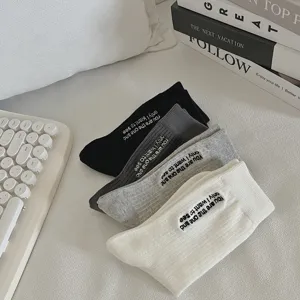 Calzini medi cotone donna con ricamo lettere, sport casual quotidiano, autunno inverno.