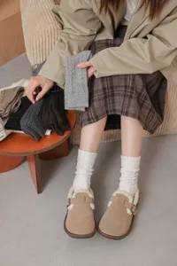 Comode calze in lana con trecce da donna, calzettoni invernali spessi in stile vintage retrò.