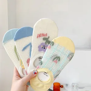 Cute floral mesh boat socks detail view, breathable summer invisible socks with anti-slip grip