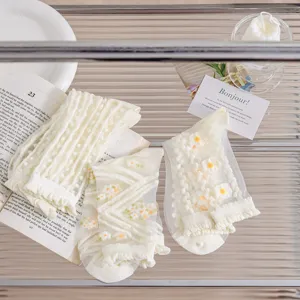 Weisse transparente Damensocken, trendige florale Kristallstrümpfe, Sommer dünn, neu.