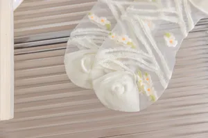Transparente Mesh Blumen Kristall Socken, ultra-dünne kurze Waden Socken, weiße Sommersocken.