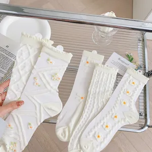 Weisse transparente Damen Kristallsocken, ultraempfindliche Sommer Netzrüschen Crew Socken.