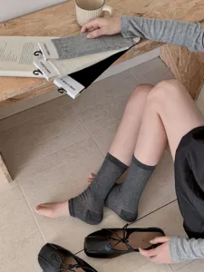 Damen Fußlose Socken Sommer dünne atmungsaktive Baumwolle Stulpen in grau schwarz