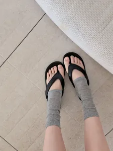 Damen graue fußlose Steigbügelsocken Sommer atmungsaktive Baumwolle kurze Beinstulpen.