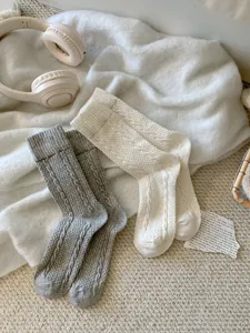 Calzini spessi in lana da donna con trecce, stile vintage accogliente per l'inverno.