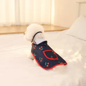 Joli imperméable pour animaux motif cerises avec capuche transparente pour chiens chats.