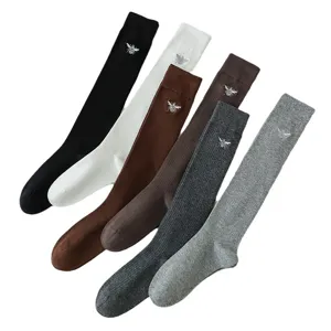 Chaussettes hautes femme longues avec broderie abeille mignonne tricot côtelé mode