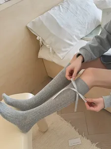 Grijze kniekousen met strik, geribbreid breisel, zoete balletstijl meisje kousen.