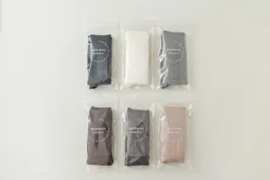 Gedetailleerd overzicht van extra lange over-de-knie sokken voor dames in diverse kleuren.