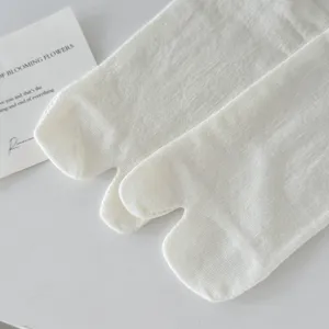 White split toe socks breathable thin cotton crew socks solid color tabi socks daily