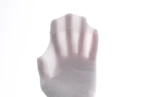 Primer plano que muestra la textura transparente y transpirable de calcetines.